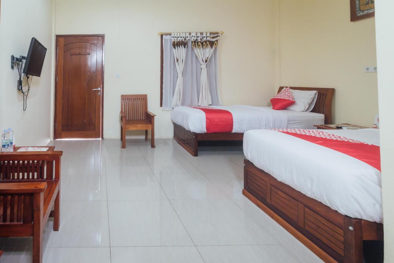 Vaccinated Staff - Oyo 1300 Crecia Guest House Hatu Exterior photo